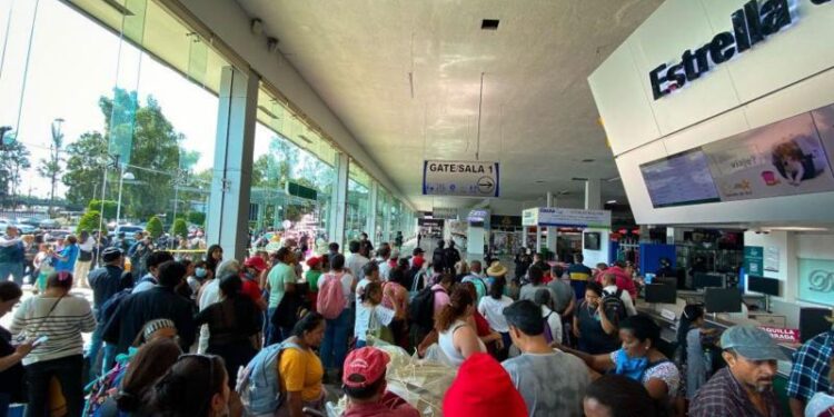 Norma obsoleta y grupos dominantes en terminales de pasajeros restringen la competencia