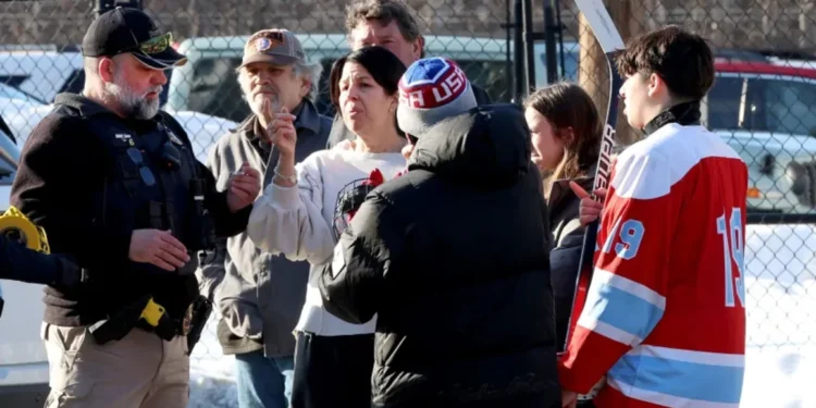 Video sobre tiroteo en pista de hockey en Rhode Island, EU