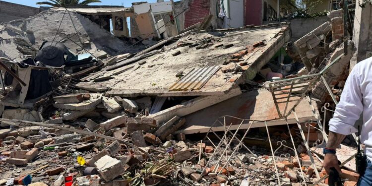 Explosión deja varios lesionados y daños materiales en Coacalco, Edomex