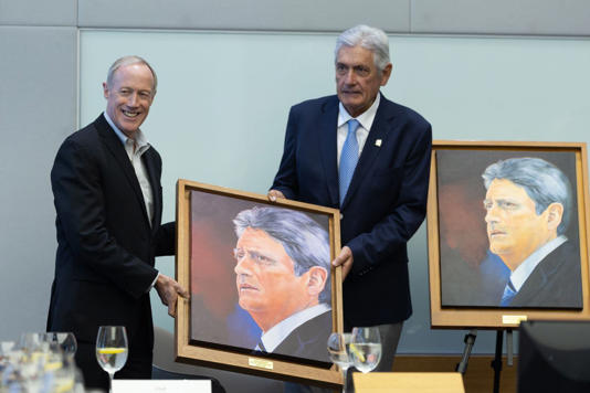 Federación Mexicana de Futbol reconoce el legado de Alberto de la Torre