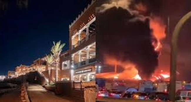 Embajada de EU en Arabia Saudita es atacada con drones vinculados a Irán.