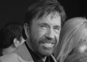 Chuck Norris, famoso actor y leyenda de las artes marciales, muere a los 86 años.