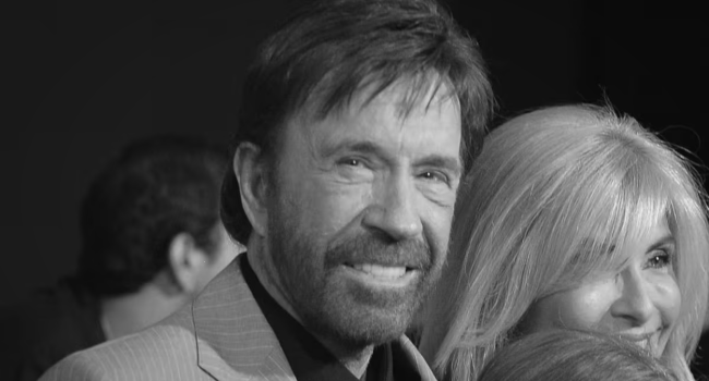 Chuck Norris, famoso actor y leyenda de las artes marciales, muere a los 86 años.