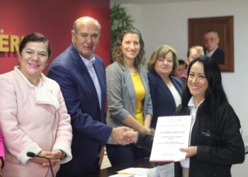 Natividad Castrejón encabeza instalación del Comité Estatal de Formación Continua