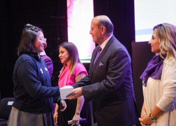 Natividad Castrejón destacó la importancia de formar ciudadanía consciente para prevenir la violencia digital.