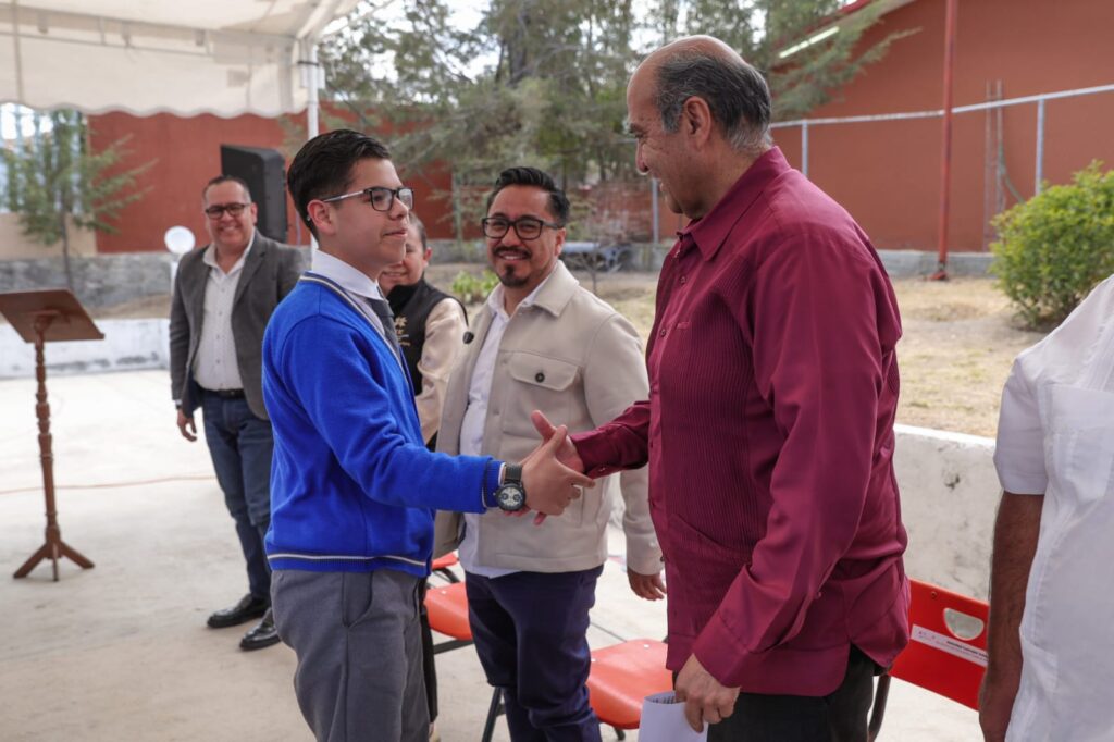 Natividad Castrejón entrega infraestructura educativa en Epazoyucan