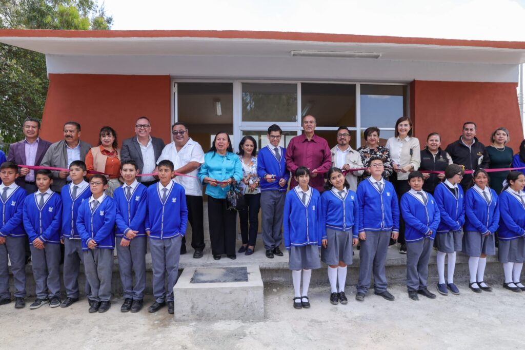 Natividad Castrejón entrega infraestructura educativa en Epazoyucan