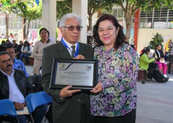 Conmemoran aniversarios de instituciones educativas en Hidalgo