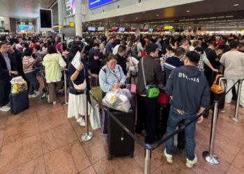 A falta de personal de la TSA, agentes de ICE llegan a ayudar al Aeropuerto George Bush.