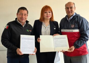 Natividad Castrejón entrega obra educativa en CECyTEH Epazoyucan