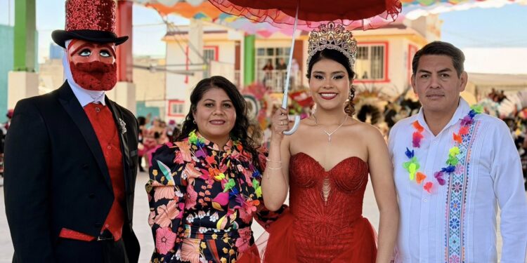 ¿Quéeee? Alcalde de Chiconcuac, Edomex, llega en helicóptero a Carnaval