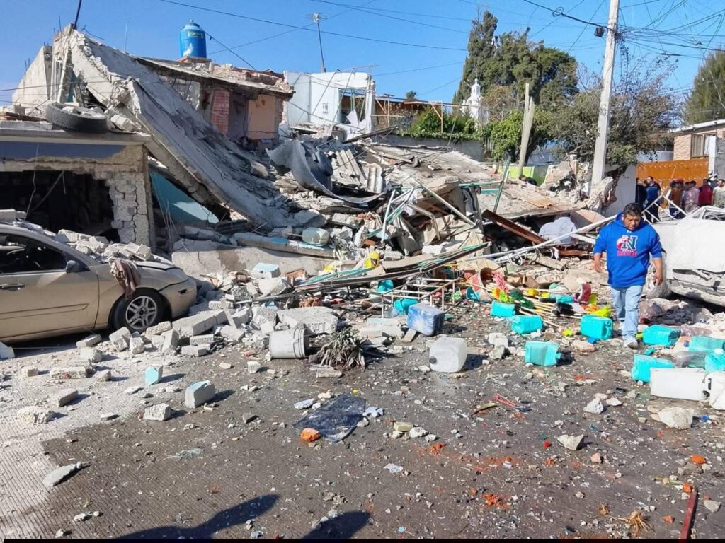 Explosión deja varios lesionados y daños materiales en Coacalco, Edomex
