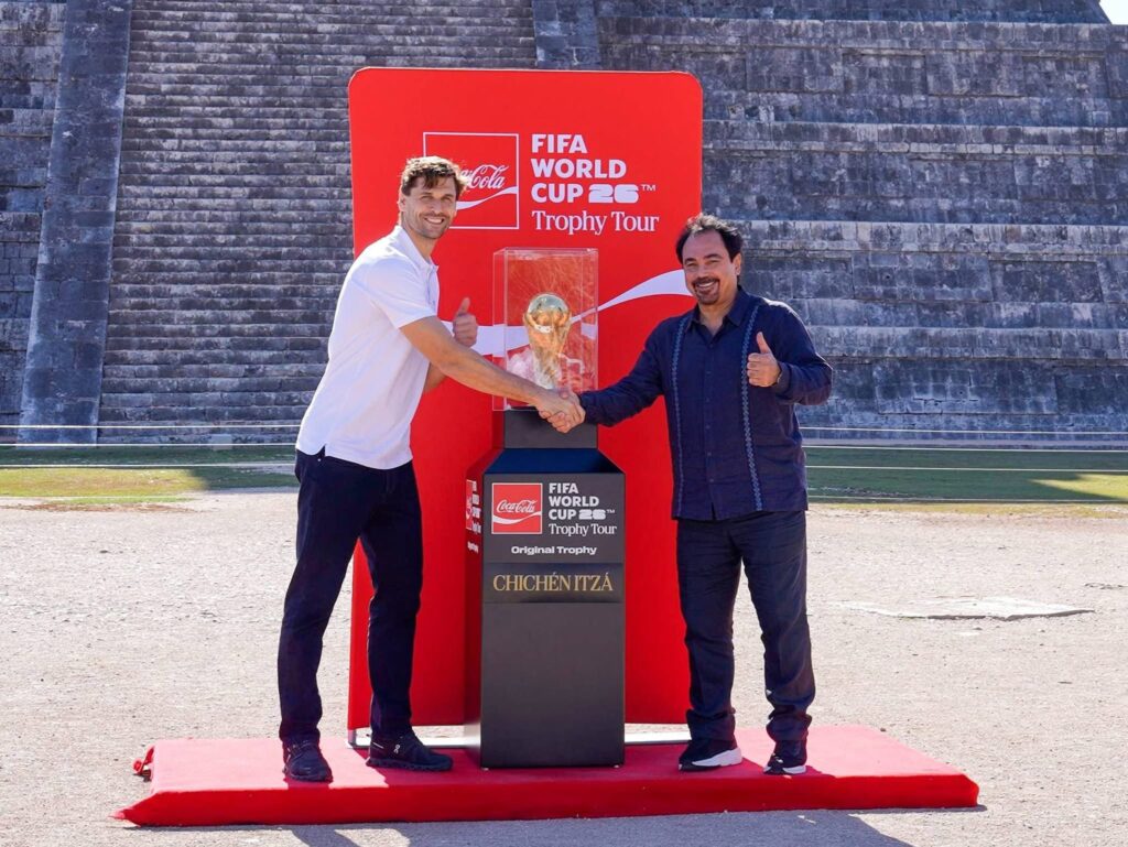 Chichén Itzá recibe Trofeo de la Copa Mundial FIFA 2026