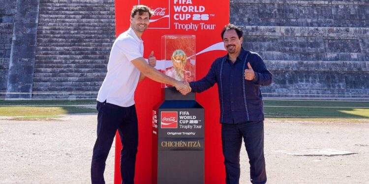 Chichén Itzá recibe Trofeo de la Copa Mundial FIFA 2026