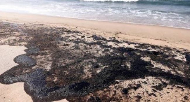 Derrame de petróleo contamina 170 km de costas entre Veracruz y Tabasco