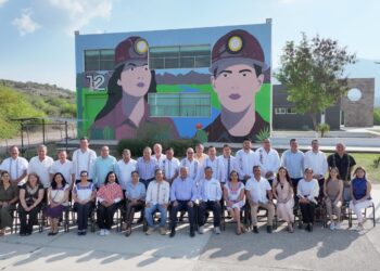 ● Natividad Castrejón encabeza reunión con rectoras y rectores para revisar proyectos, becas y estrategias académicas en beneficio de las y los estudiantes.