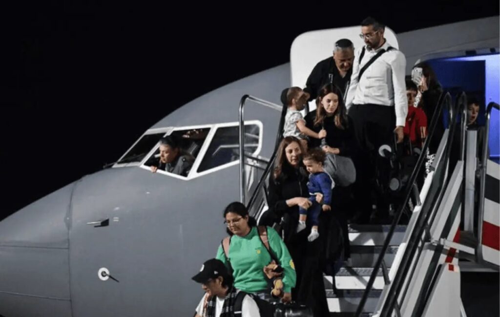 Embajadas mexicanas en Medio Oriente permanecen en alerta; han evacuado 121connacionales