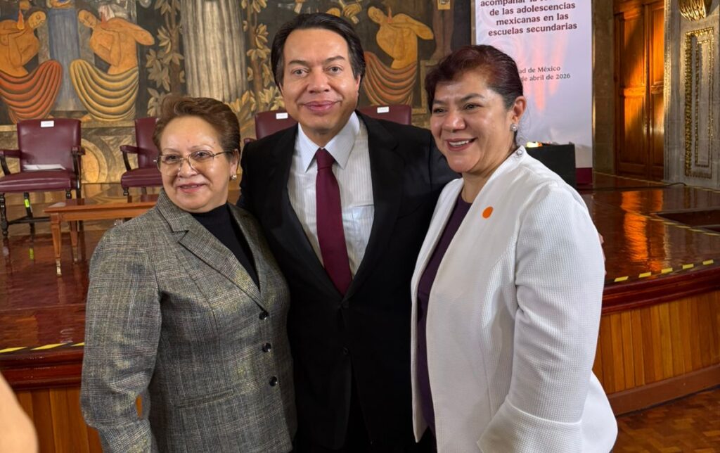 Hidalgo participa en coloquio nacional sobre educación secundaria