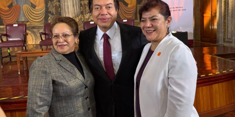 Hidalgo participa en coloquio nacional sobre educación secundaria