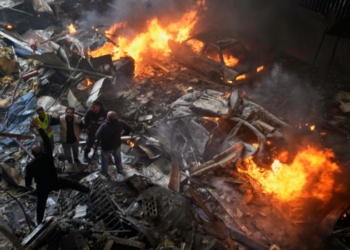 Irán es bombardeado por Israel tras pactar alto al fuego (VIDEO).