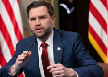 Trump nombra a JD Vance como el “zar del fraude” y anuncia nuevas redadas.