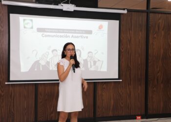 Capacita UTHH a su personal en comunicación asertiva