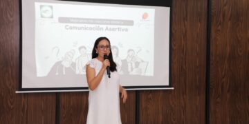 Capacita UTHH a su personal en comunicación asertiva