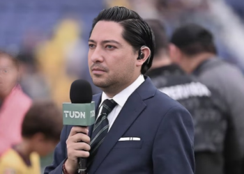 SRE brinda asistencia a periodistas de TUDN detenidos en Sudáfrica.