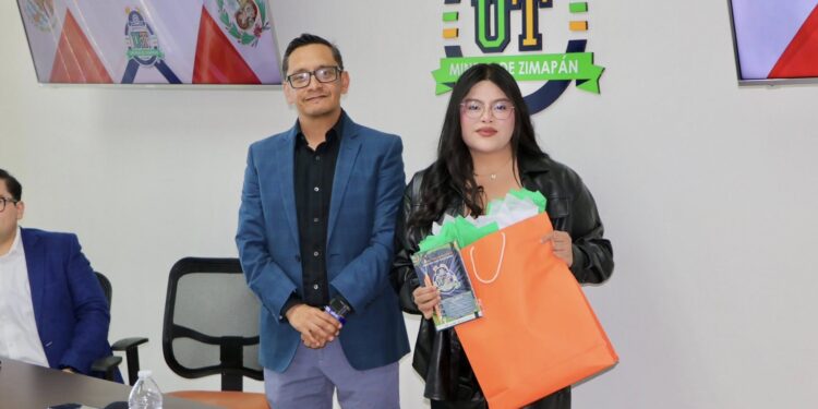 Estudiante de la UTMZ realiza movilidad académica en Perú