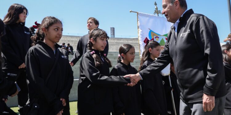 Natividad Castrejón abandera delegación hidalguense rumbo a la Olimpiada Nacional CONADE