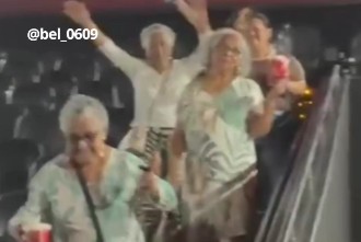 La "fiebre de Jackson" no tiene edad; abuelitas se viralizan al bailar al ritmo del “Rey del Pop”