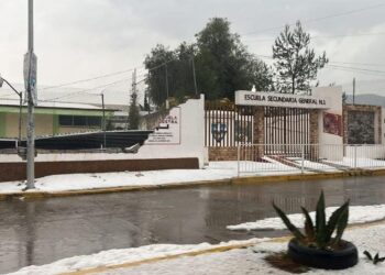 SEPH evalúa daños tras colapso de barda en Escuela Secundaria de Mineral de la Reforma
