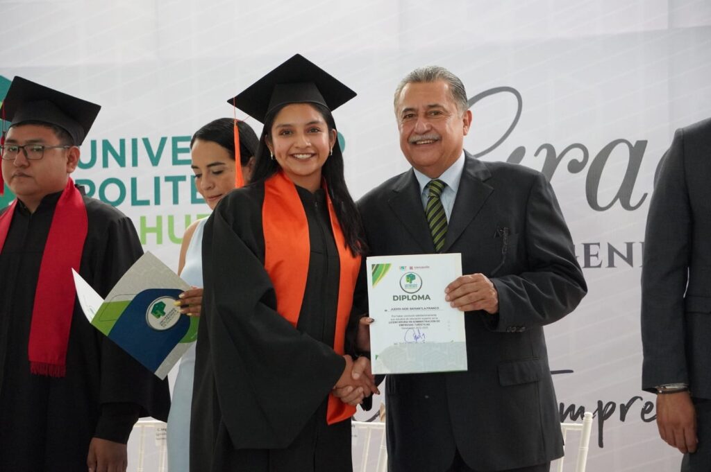 Egresan 158 estudiantes de la Universidad Politécnica de Huejutla