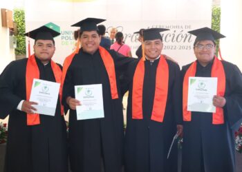 Egresan 158 estudiantes de la Universidad Politécnica de Huejutla