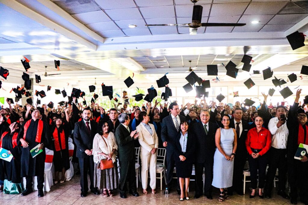 Egresan 158 estudiantes de la Universidad Politécnica de Huejutla