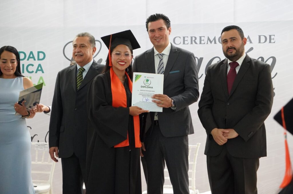 Egresan 158 estudiantes de la Universidad Politécnica de Huejutla