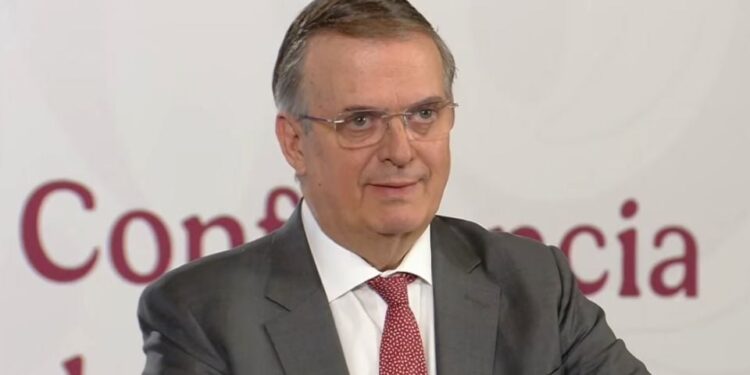 Ebrard niega abuso; hijo se alojó en la Embajada de México en Reino Unido