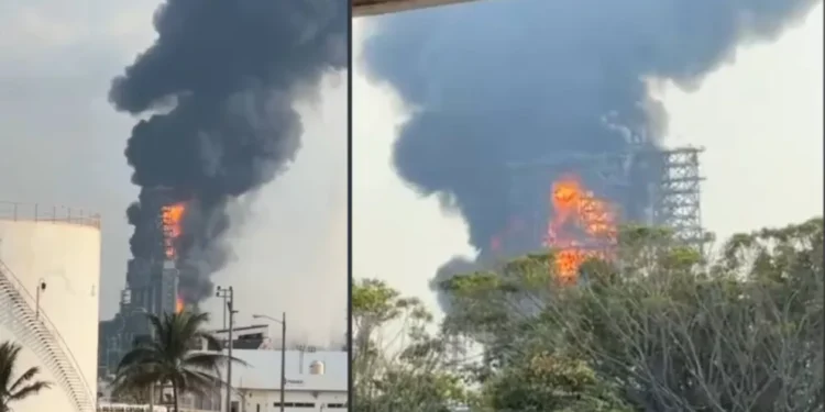 Incendio afecta refinería Olmeca, en Dos Bocas, Tabasco