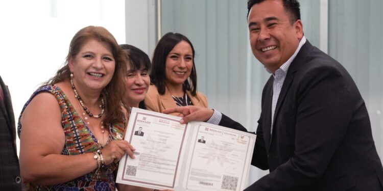 UNIDEH entrega 47 títulos y es reconocida como Universidad Promotora de la Salud