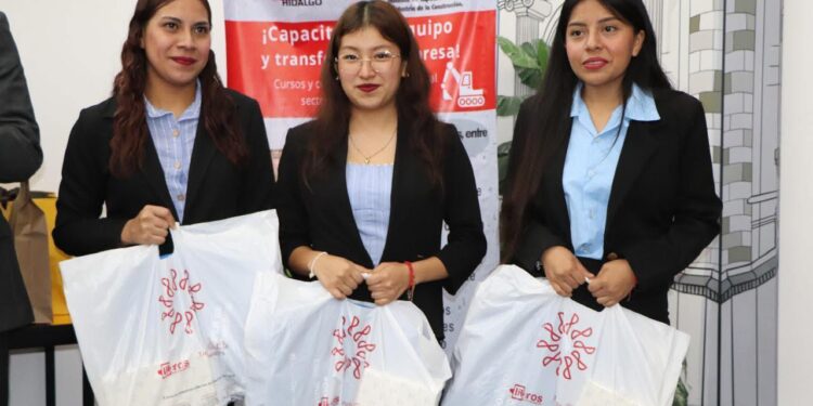 Estudiantes de la UTHH destacan en Maratón Juvenil de Contabilidad Gubernamental