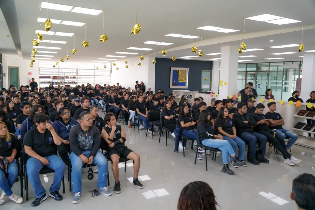 UTVAM fortalece habilidades digitales con jornada Cybervibe