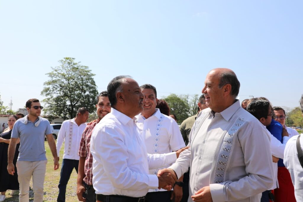 Celebran a maestras y maestros de la Huasteca hidalguense