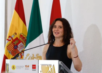 ¡Controversial! Isabel Díaz acusa a Sheinbaum de BOICOTEAR gira en México.