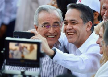 Enrique Díaz Vega, ex secretario de Finanzas de Sinaloa, se entrega a EU
