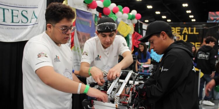 ITESA destaca en Mundial de Robótica VEX U 2026