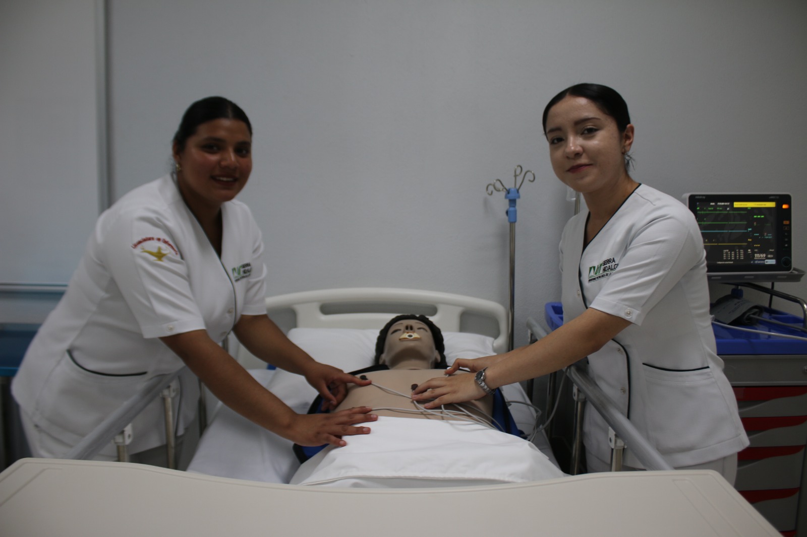 Inauguran laboratorios para fortalecer formación médica