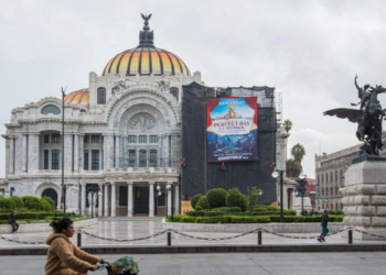 Royal Caribbean llega a Mahahual con el respaldo del poder político de Morena.