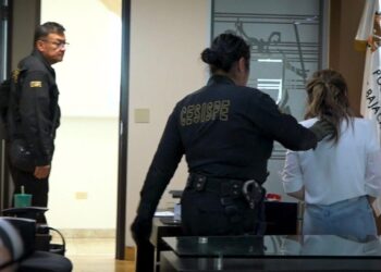 Roxana “N” en prisión preventiva por muerte de su hijo; lo olvidó dentro del carro