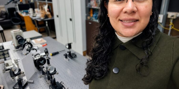 Investigadora de UTEC asume cargo en la Photonics Society