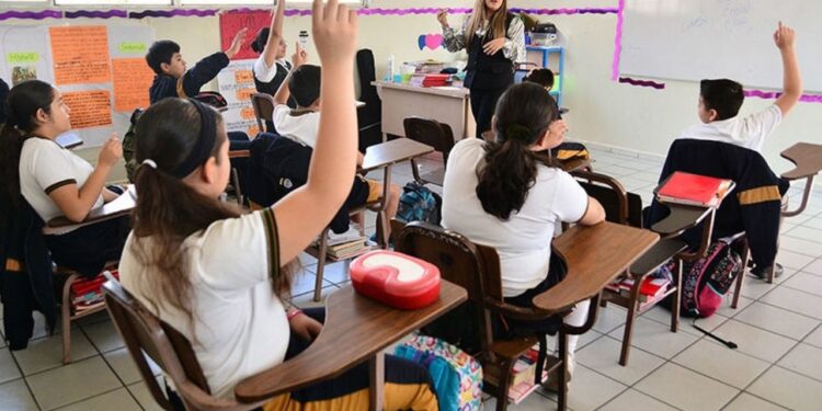 Mario Delgado: Aulas abiertas sin propósito pedagógico; Nueva Escuela Mexicana ¿cantidad o calidad?